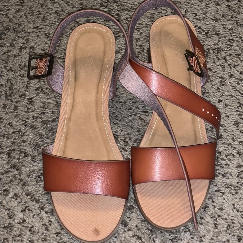 brown and tan little heeled sandals
